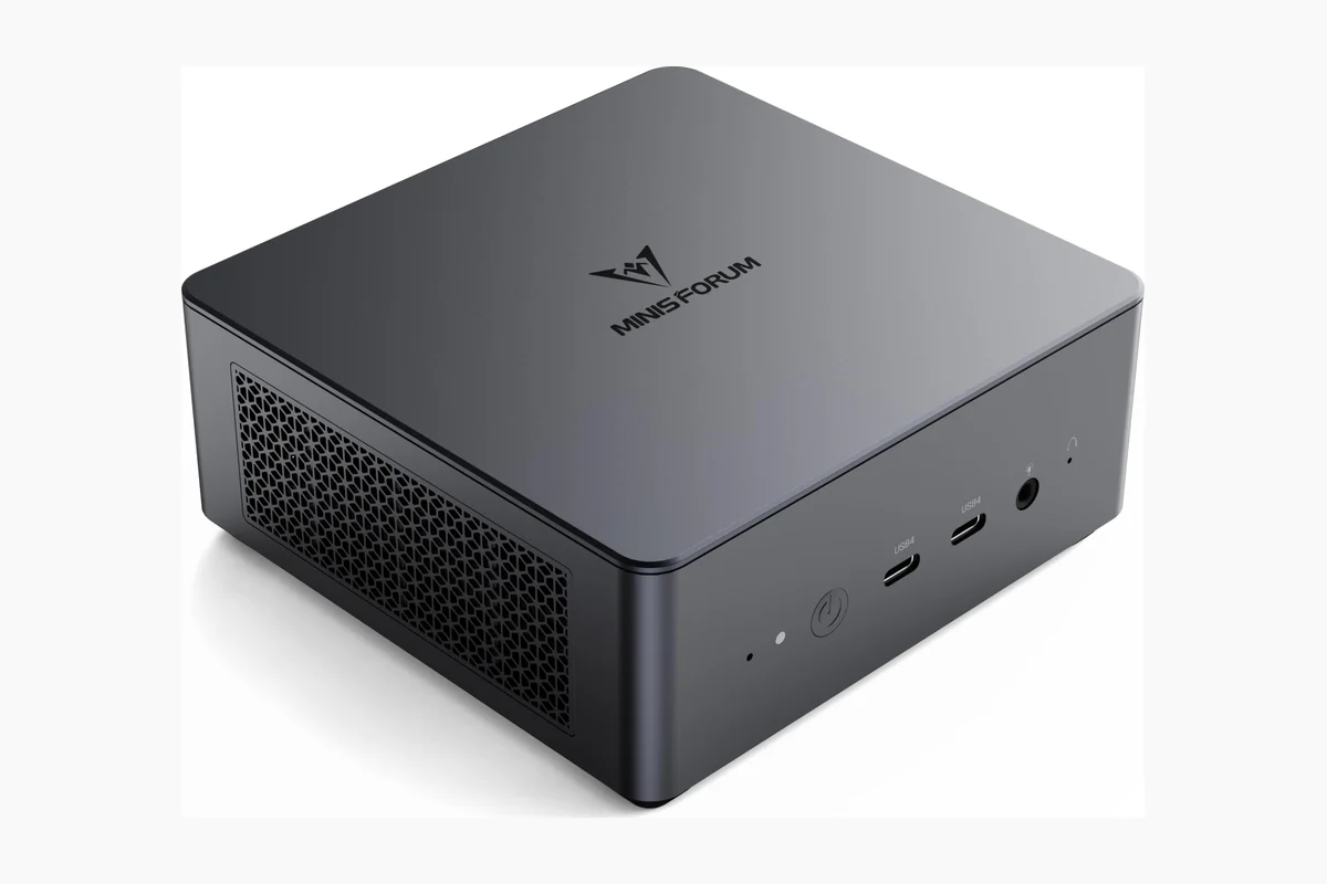 MINISFORUM Venus Series UM790 Pro Mini PC AMD Ryzen 9 7940HS DDR5 32GB 512GB product image