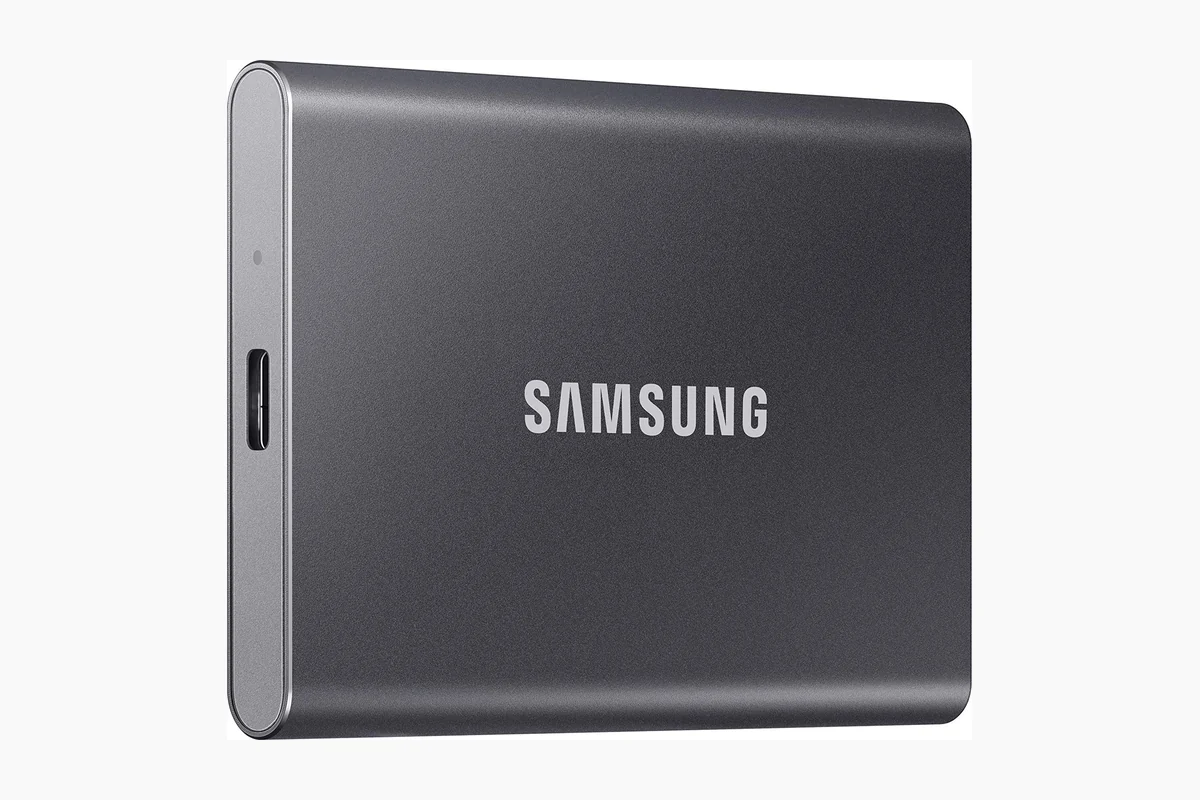 DRAM vs DRAM-less SSD Controllers: Key Differences & Which to Choose 1 Samsung T7 Portable SSD, 1TB External Solid State Drive, Speeds Up to 1,050MB/s, USB product image